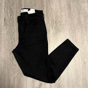 Hollister Curvy High-Rise Black Super Skinny Jeans